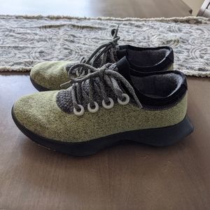 All bird's wool running shoes size 9